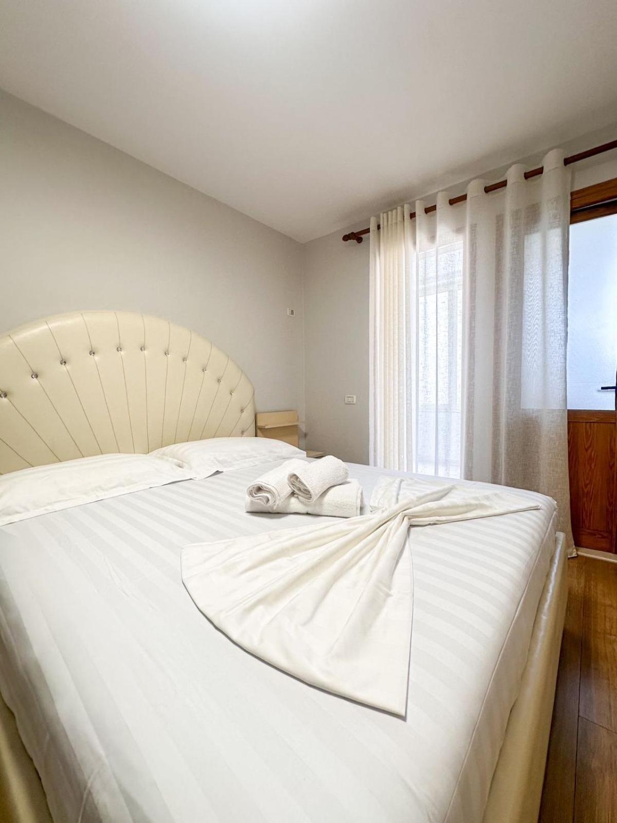 Block Inn Apartments Тирана Экстерьер фото
