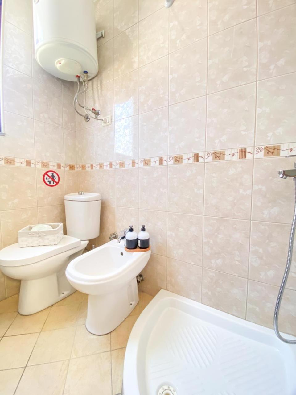 Block Inn Apartments Тирана Экстерьер фото